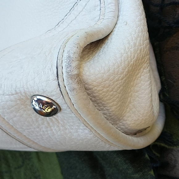 Michael Kors White Leather Shoulder Bag - Picture 5 of 15